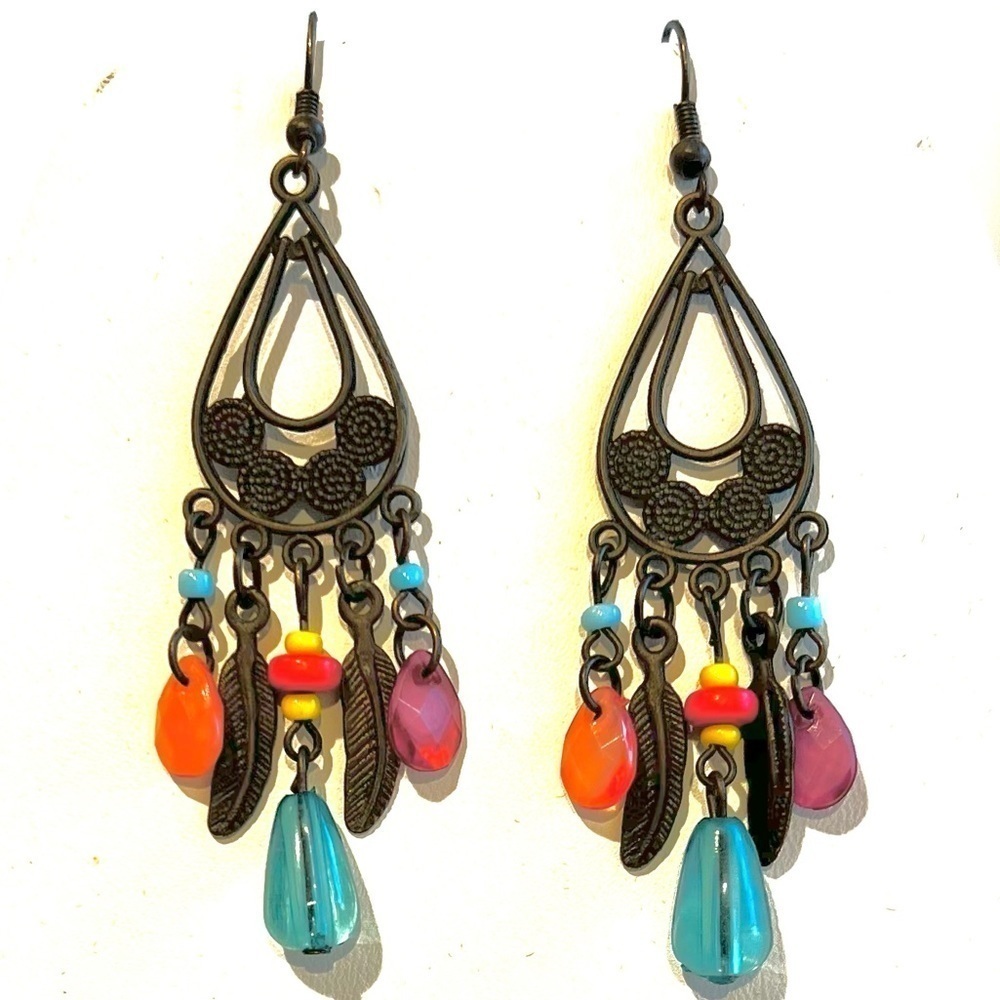 Dangling pair of Earrings
